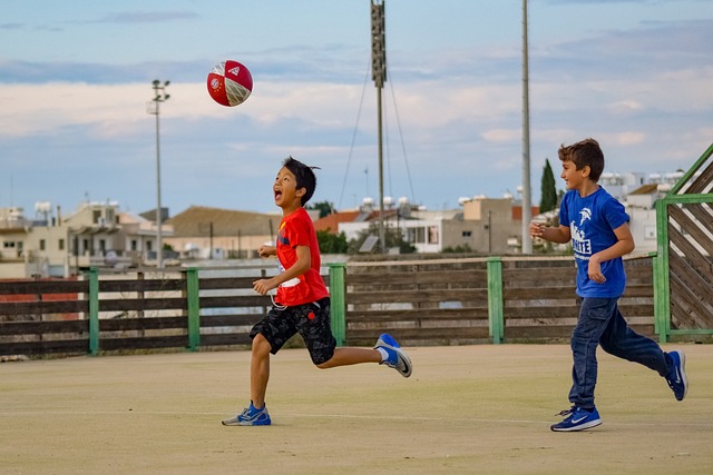 库里砍下23+6+4，勇士逆转鹈鹕取胜，湖人西部前五地位动摇.