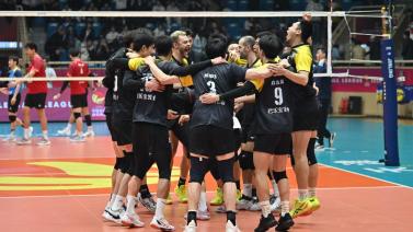 詹姆斯致命失误12.6秒公牛3记三分完成超级逆转公牛119 - 117湖人.